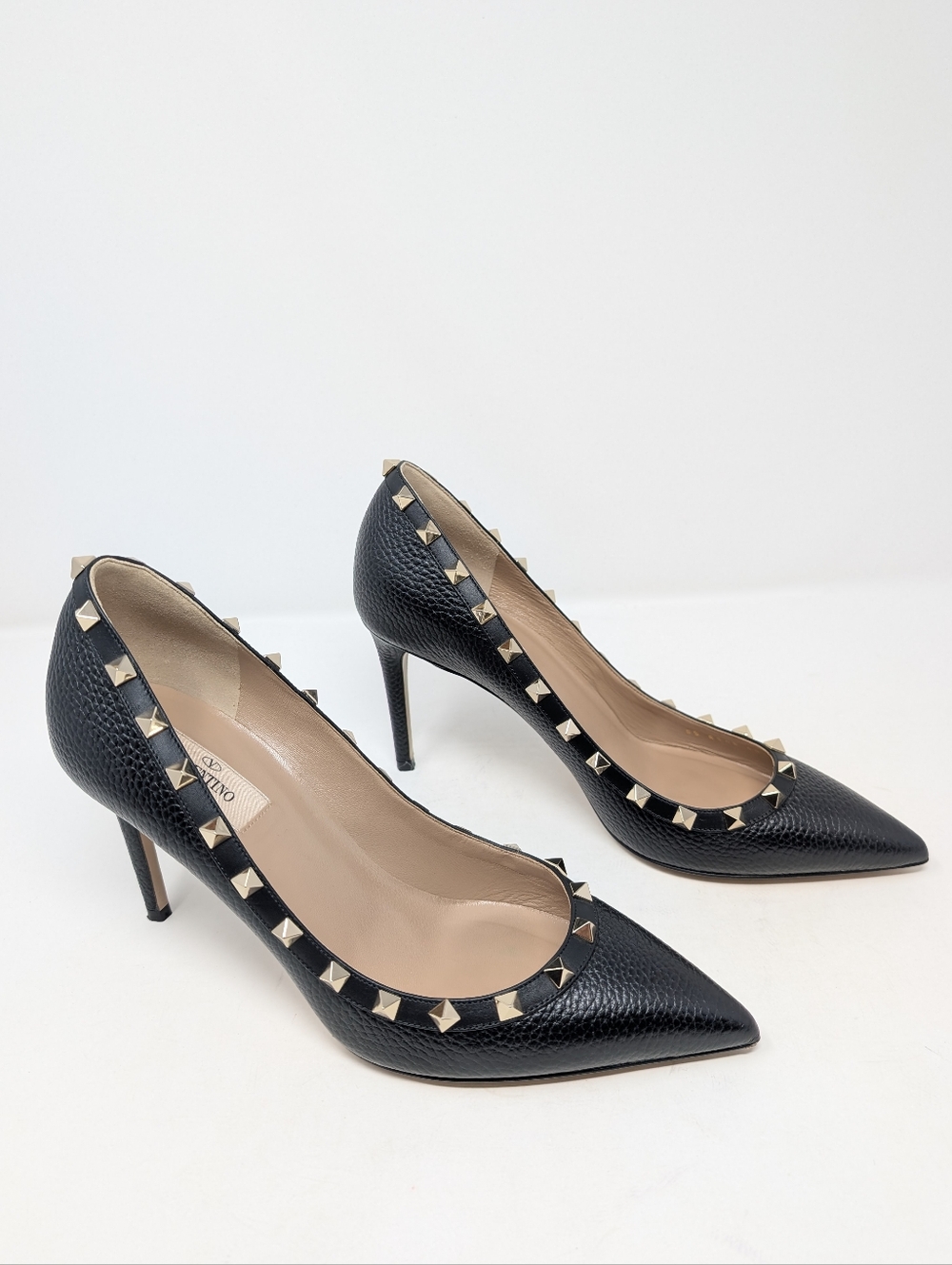Valentino Garavani RockStud Pumps Black Pebbled Leather Stiletto Size 40